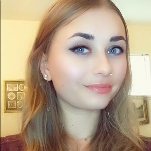 Meet your Posher, Ashleigh